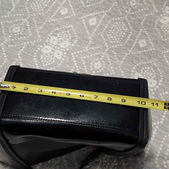 Guess purse - Picture 11 of 11